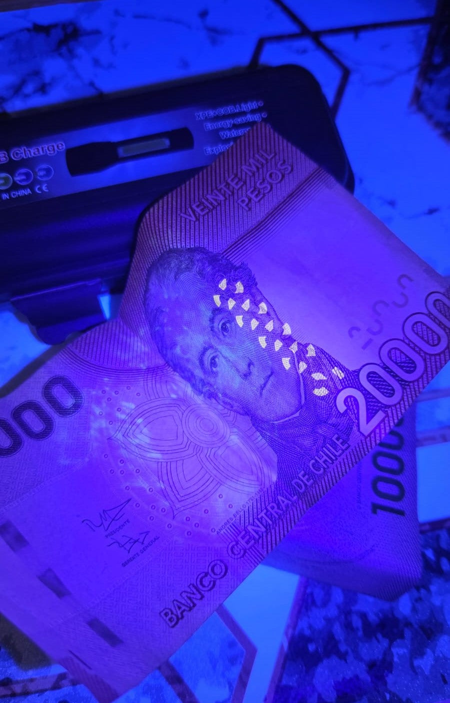 MINI LINTERNA DETECTOR DE BILLETES FALSO